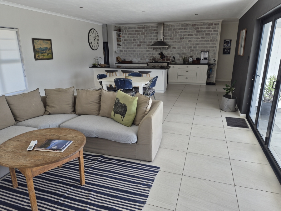 4 Bedroom Property for Sale in Pearl Bay Western Cape